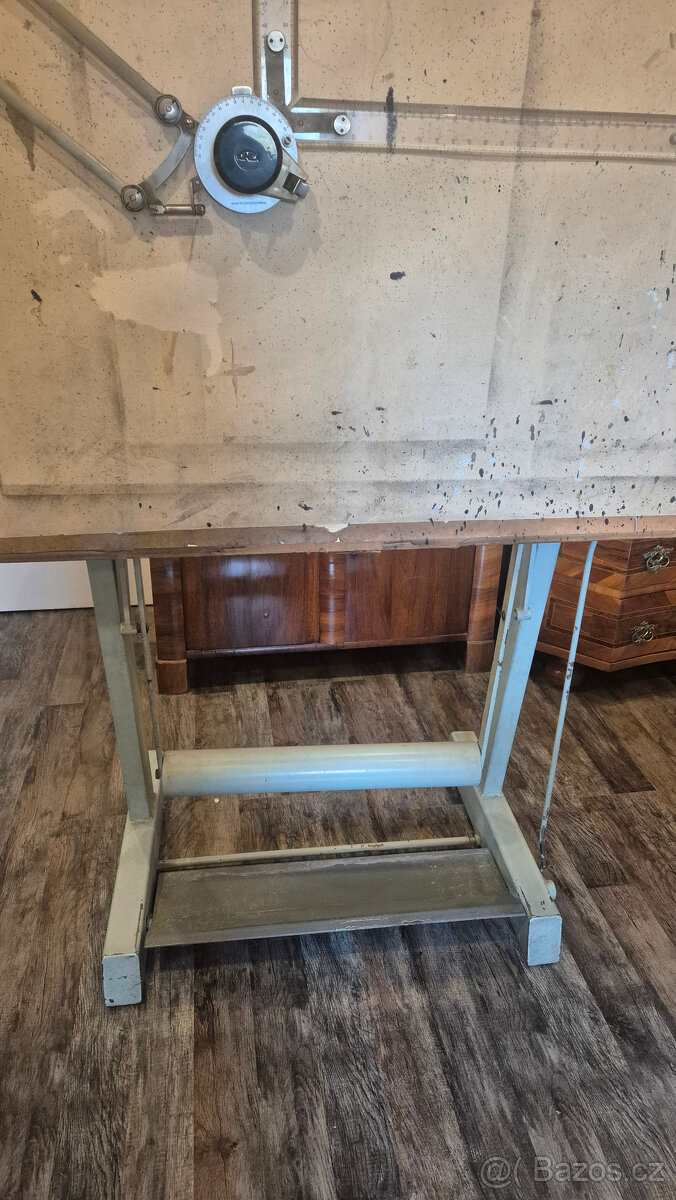 Rýsovací stůl s výklopnou deskou - 6