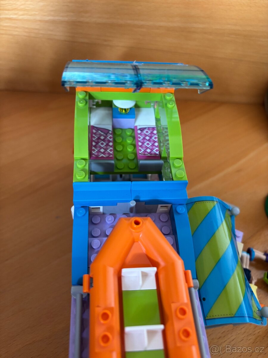 Lego Friends Mia a její karavan 41339 - 6