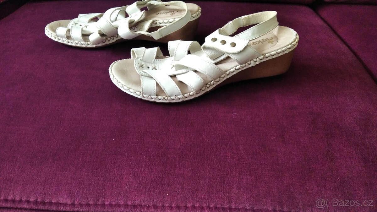 NOVÝ VELMI PĚKNÝ JARNÍ DÁMSKÝ KABÁTEK.VELIKOST L. - 6