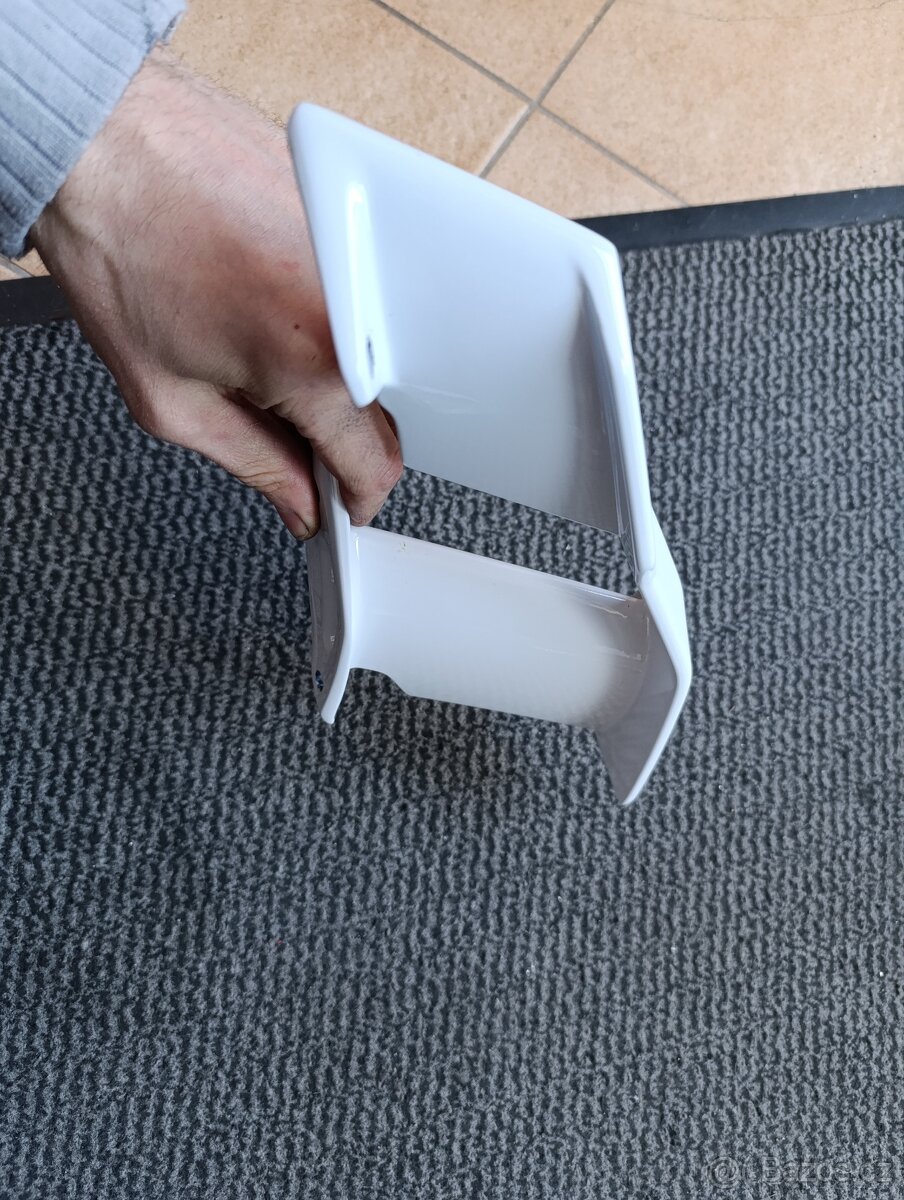 BMW m1000r křídlo levé - 6