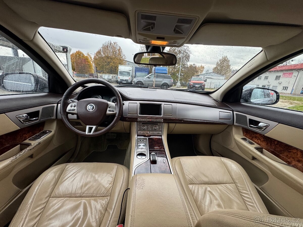 Jaguár XF 3,0d V6 155kW, VYMĚNÍM - 6
