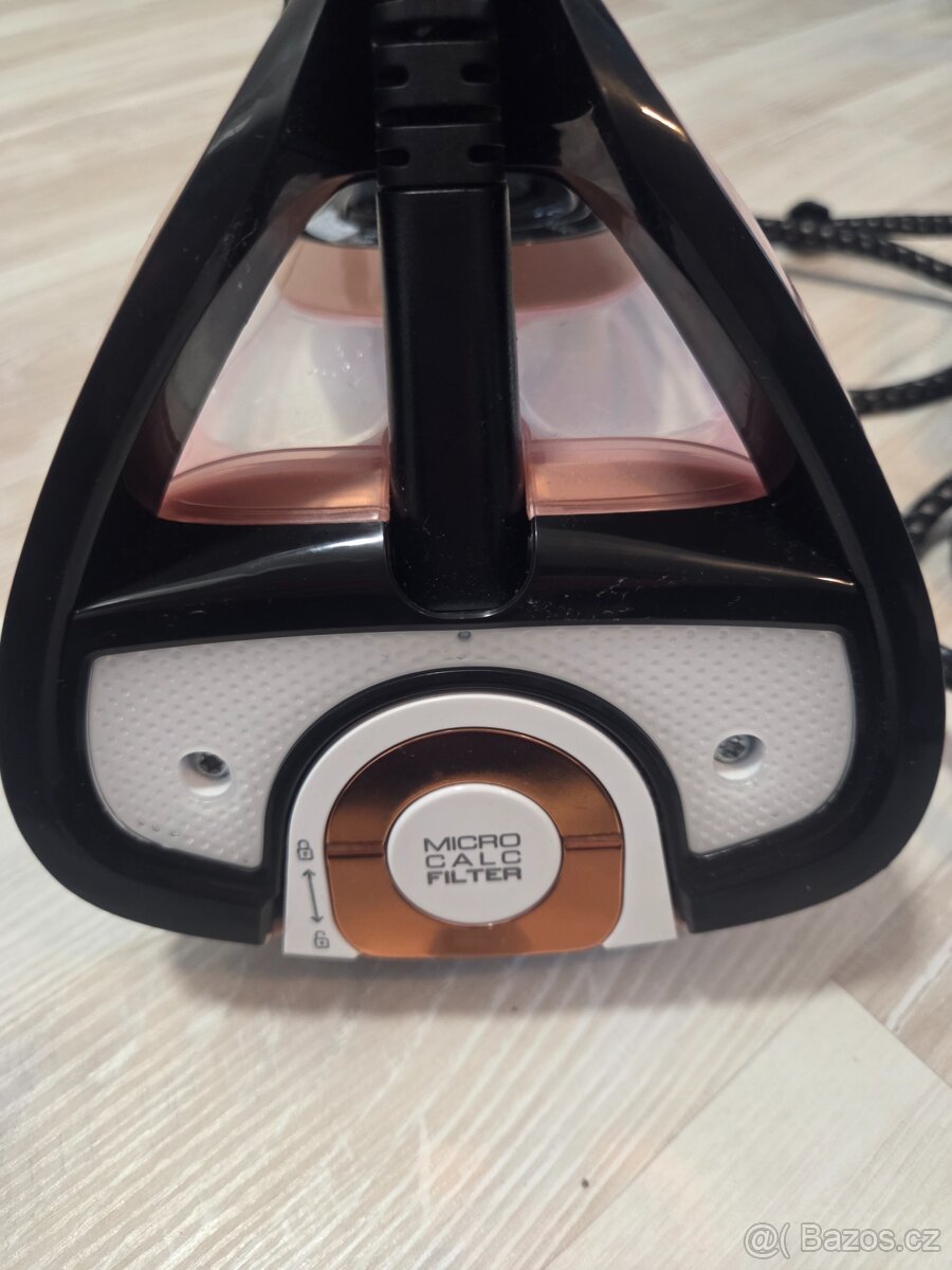 Napařovací žehlička Tefal Ultimate Pure FV9845E0 v záruce - 6