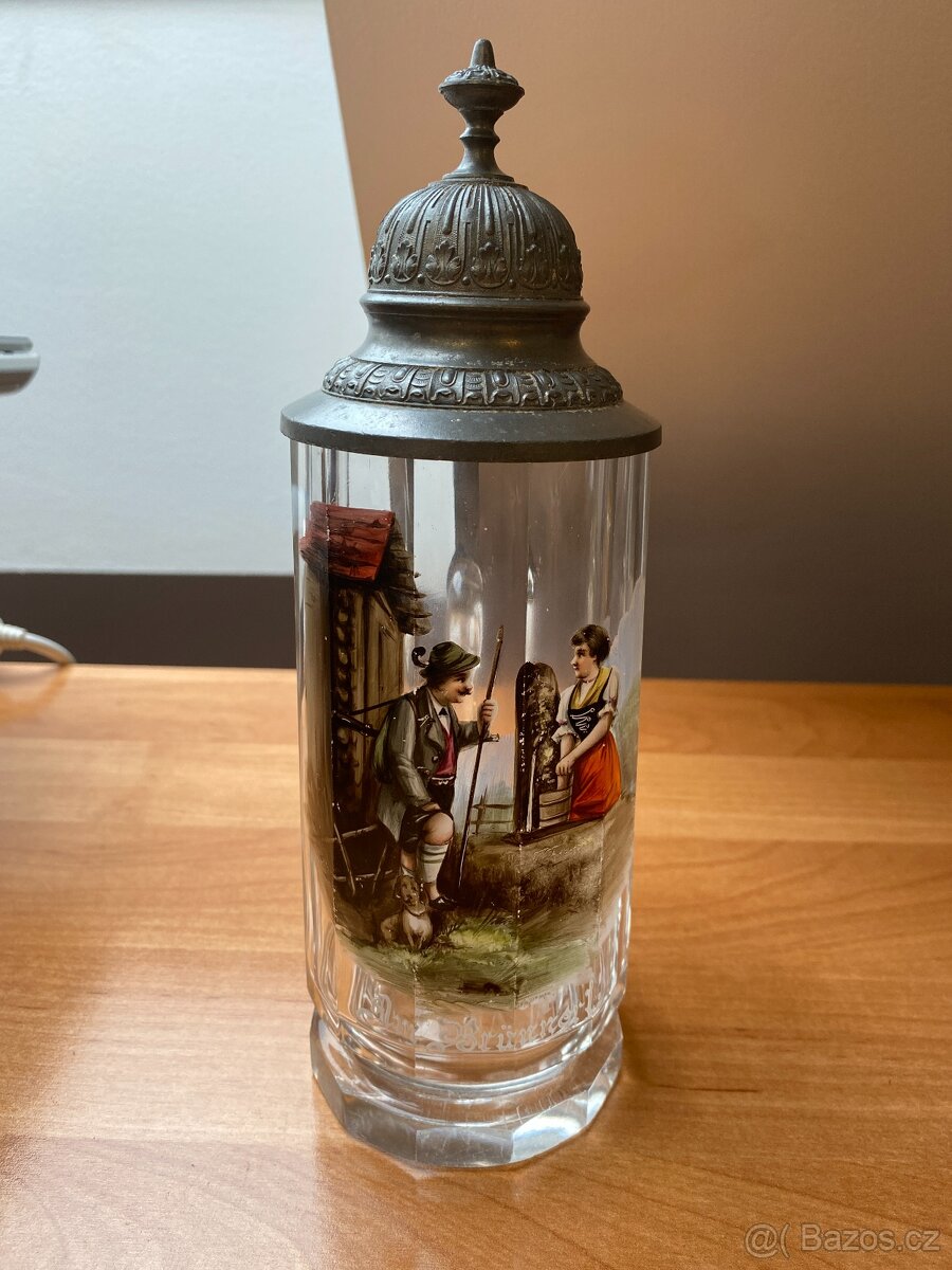 Sběratel nabízí staré skleněné korbele - 6