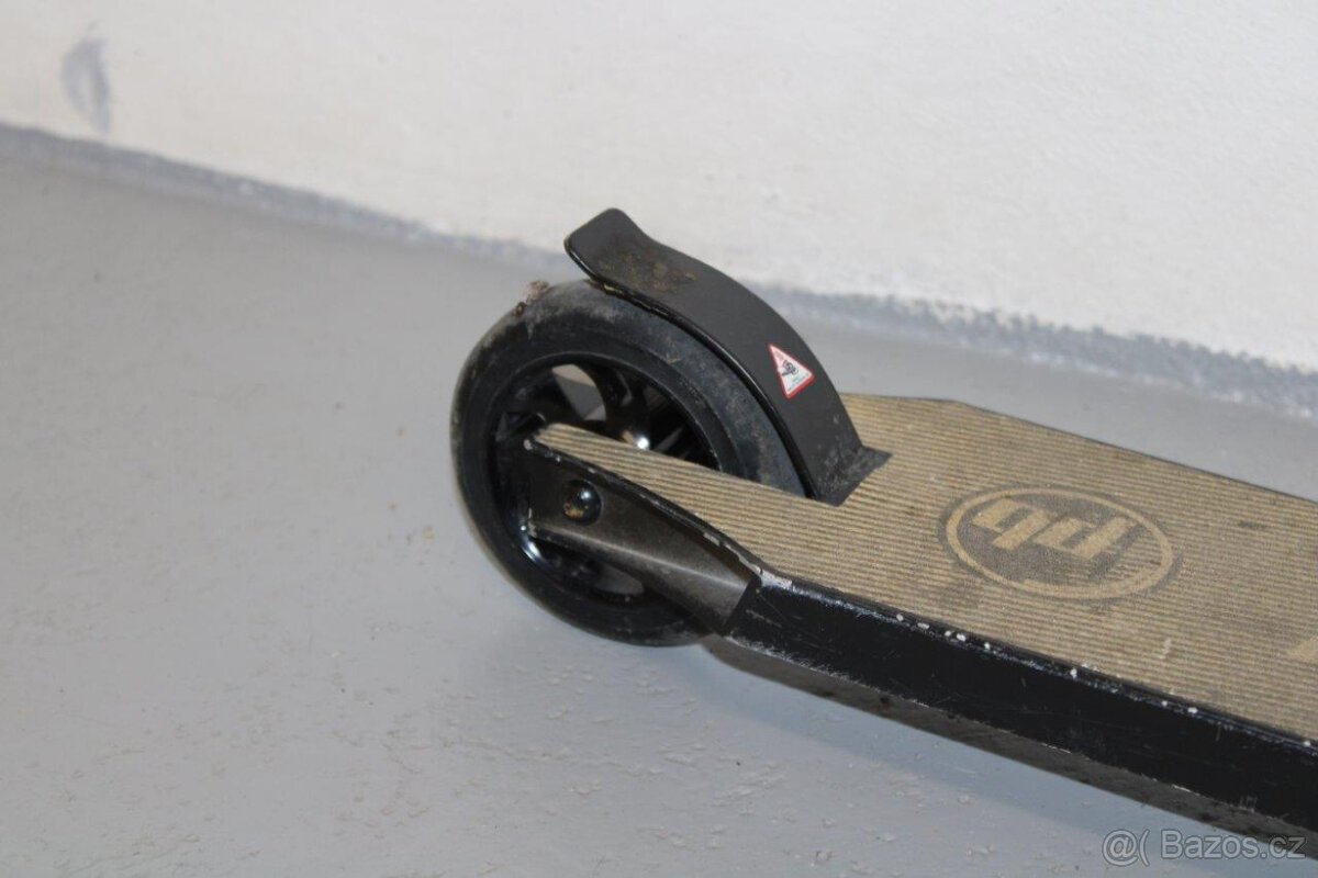 Prodám freestyle koloběžku PB Black Snake - 6