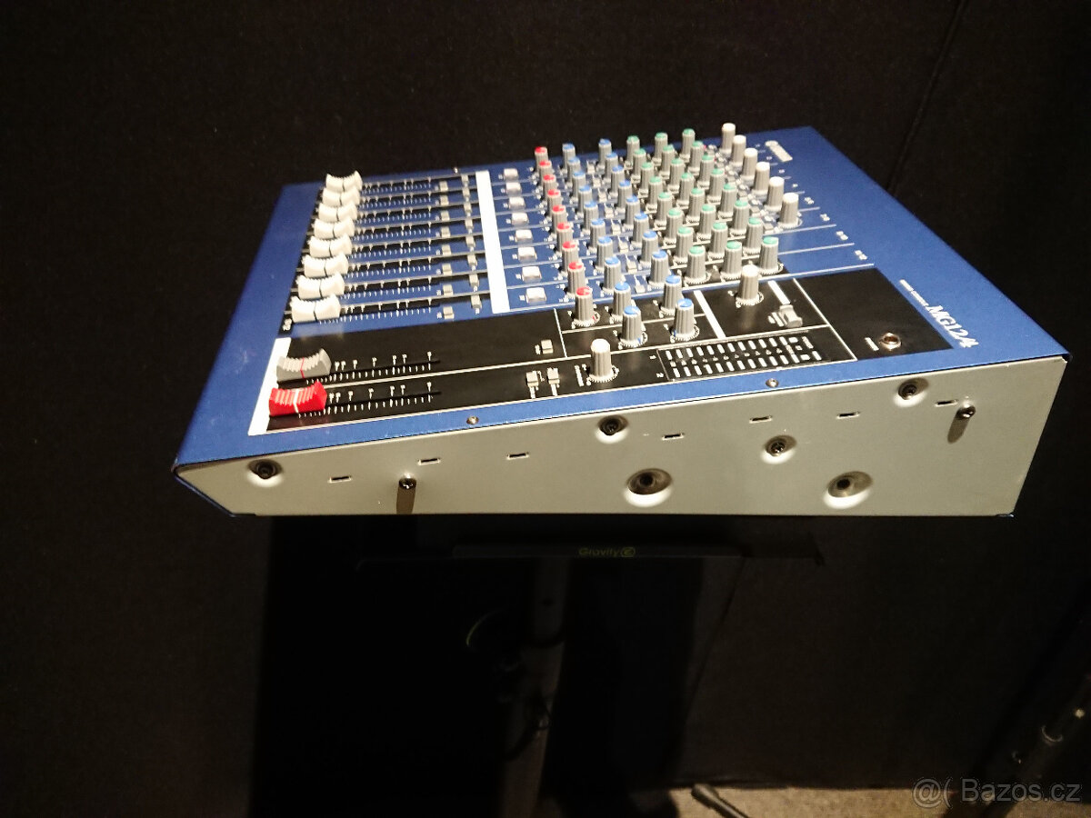 Mixpult YAMAHA MG12/4 - 6