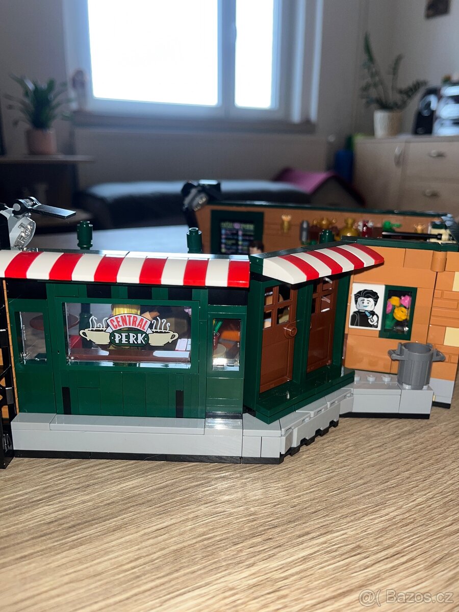 Lego Friends Central Perk - 6