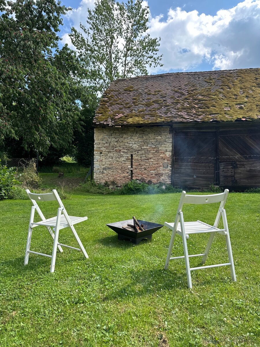 Pozemek se stavbami na okraji vesnice - 6