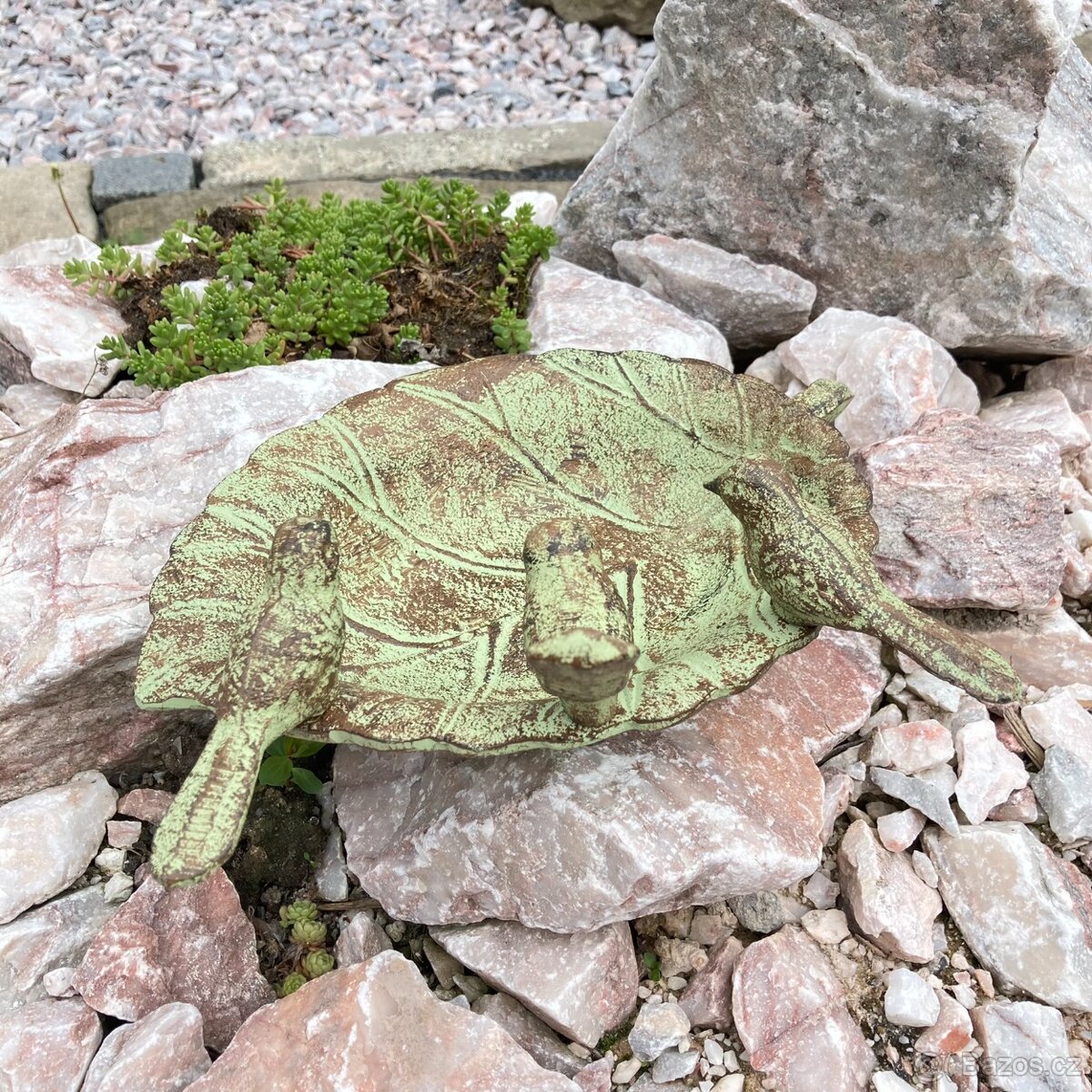 Zahradní litinové pítko pro ptáky ve tvaru listu - krmítko - 6