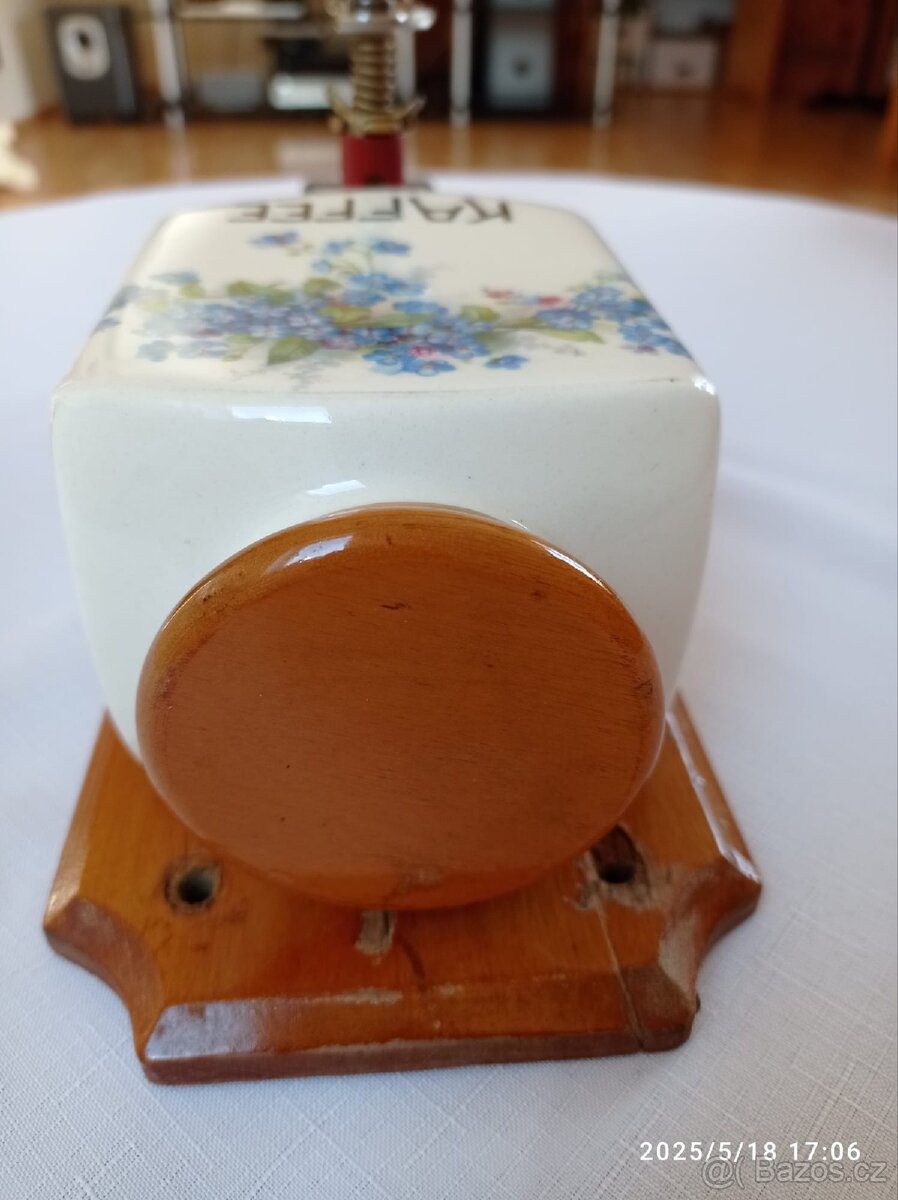 Starožitný mlýnek na kávu Leinbrock - 6