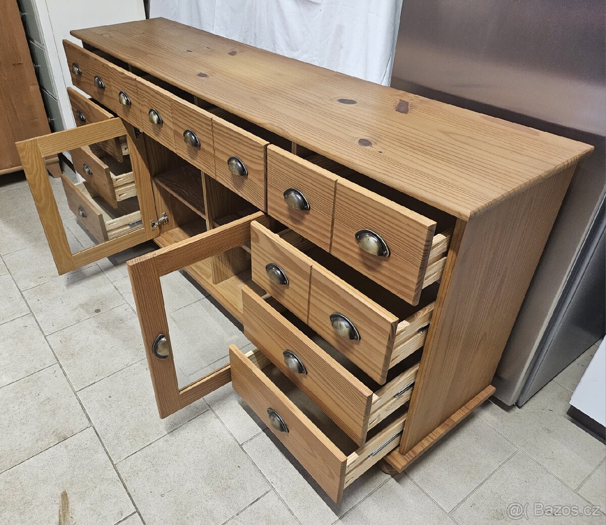 Velká dřevěná komoda (délka 176 cm) - 6