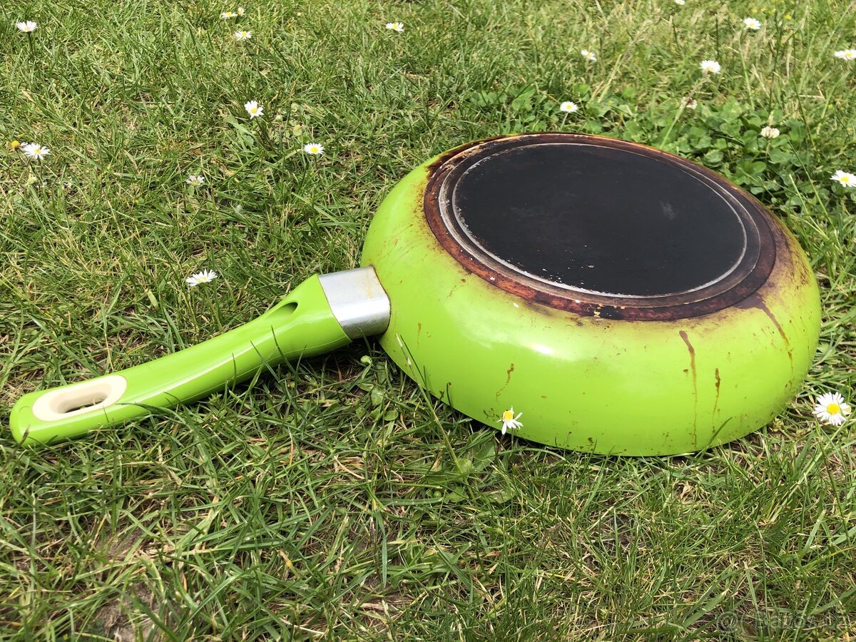 Dortové formy, pánve, nůžky, kuchyňské spotřebiče - 6