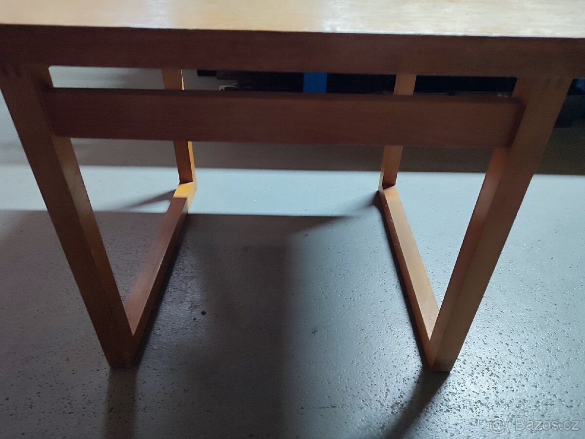 Konferenční stolek - 6