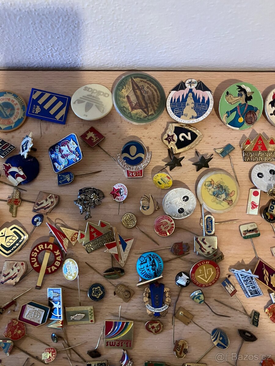 Různé druhy odznaků - 6