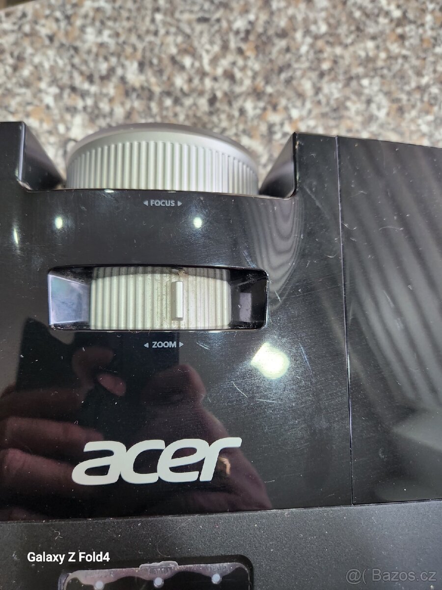 Acer p1387 w 4500 lumenů - 6