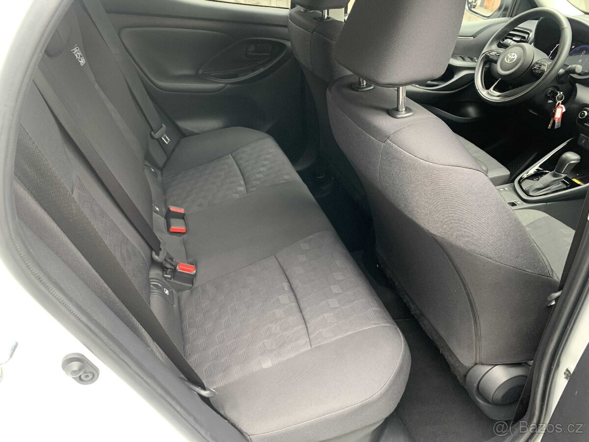 Toyota Yaris 1.5 HYBRID 96 kW 1.MAJITEL r.v. 2024 DPH - 6