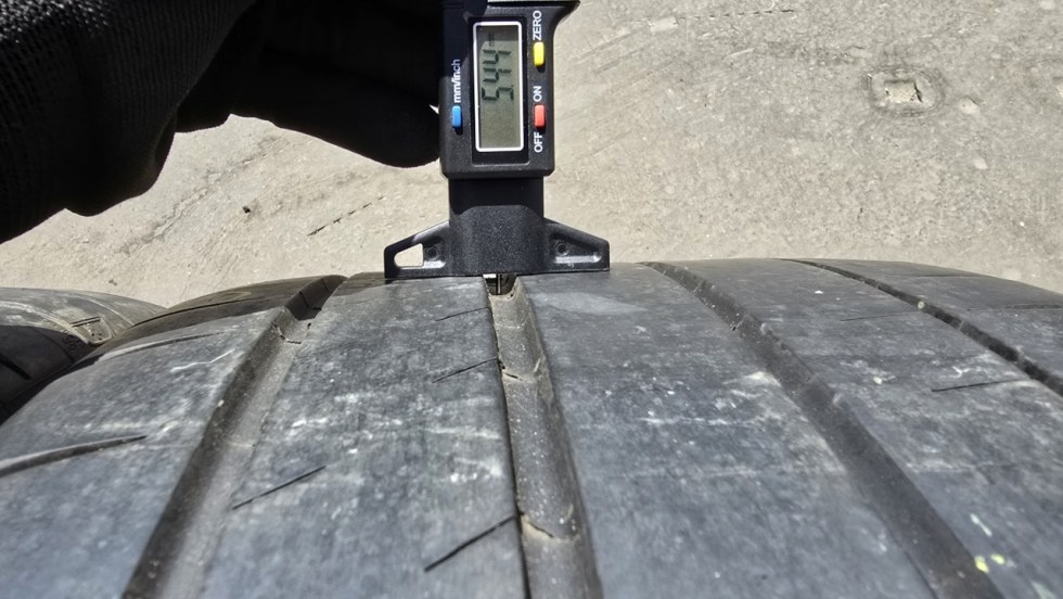 Letní pneu 255/35/19 Michelin - 6