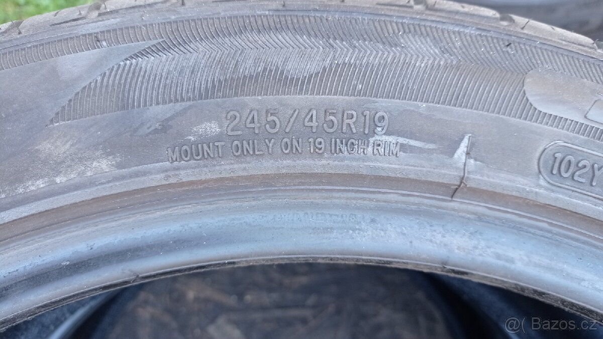 Letní 245/45 r19 - 6