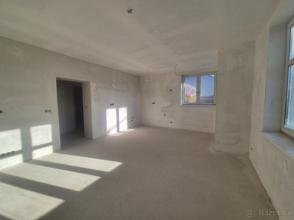 Bytový dům 6 bytu 3 garáže Ostrava - 6