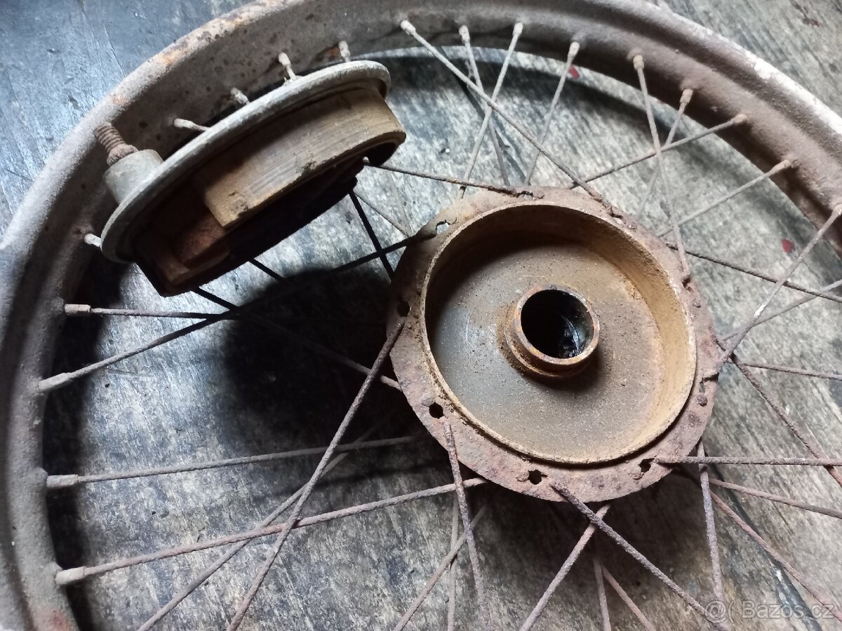 ČZ 125 t - ČZ 125b - Přední kolo - 6