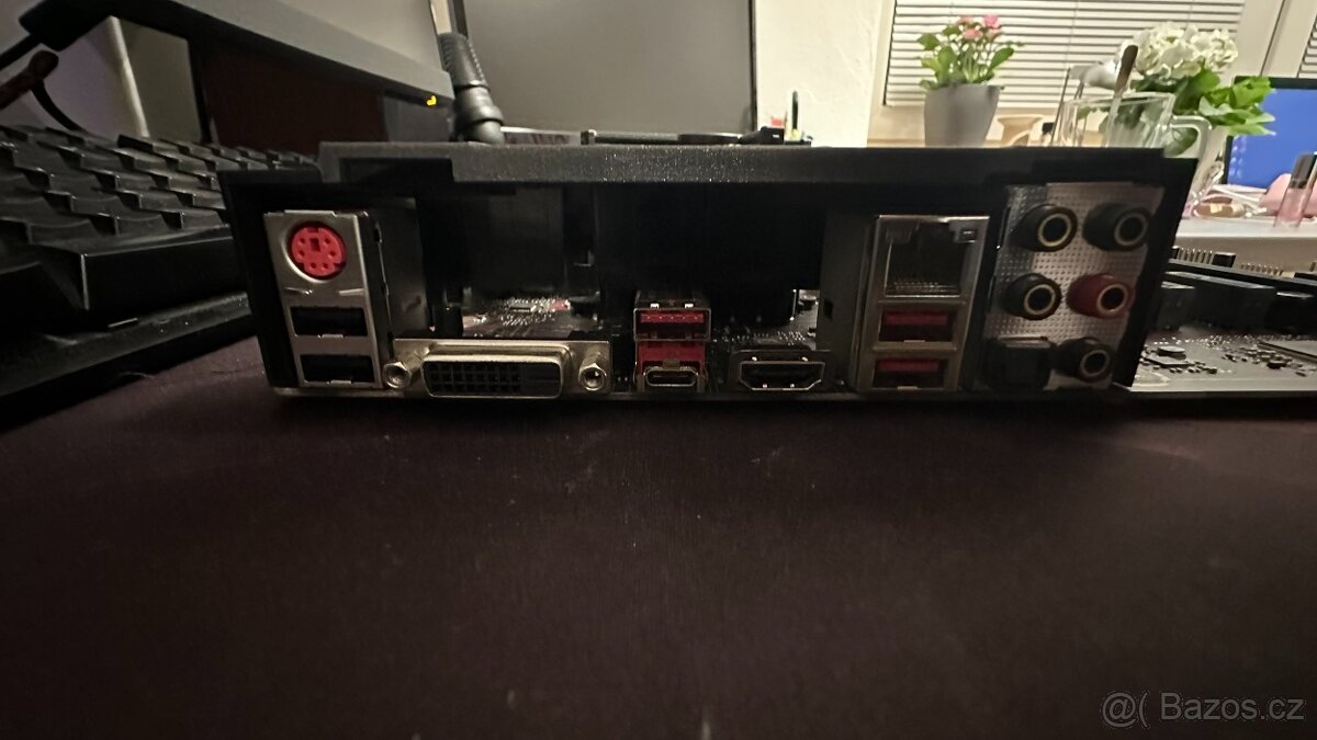 MSI B250 GAMING M3 + i7-6700 (4C/8T) - 6