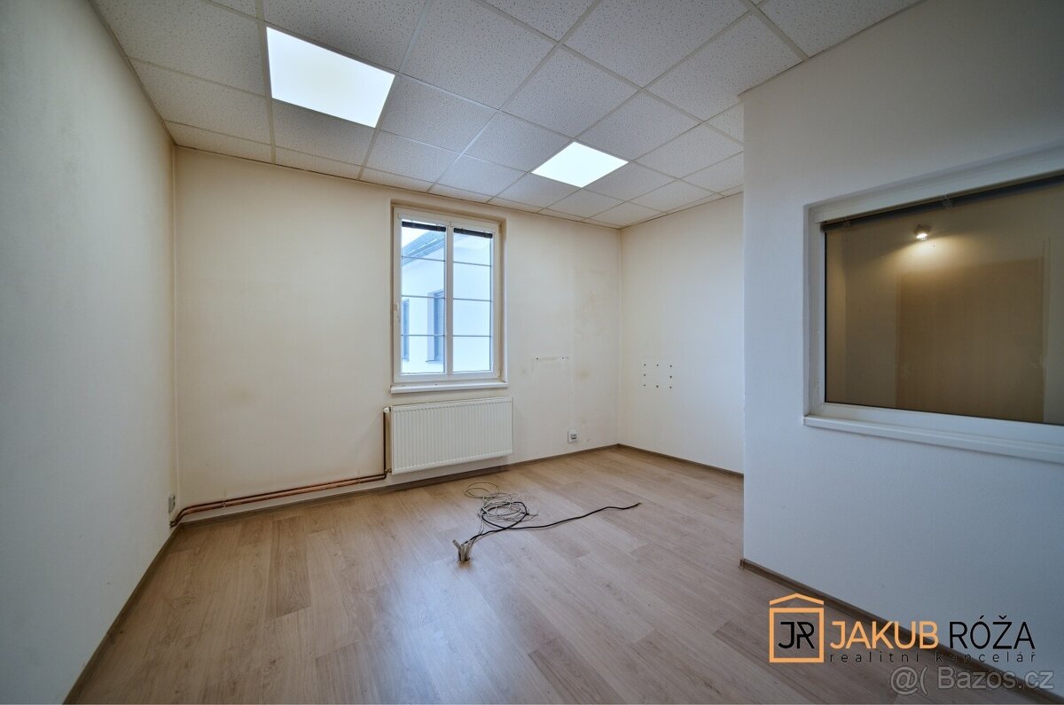 Pronájem kanceláře 159 m² - 6
