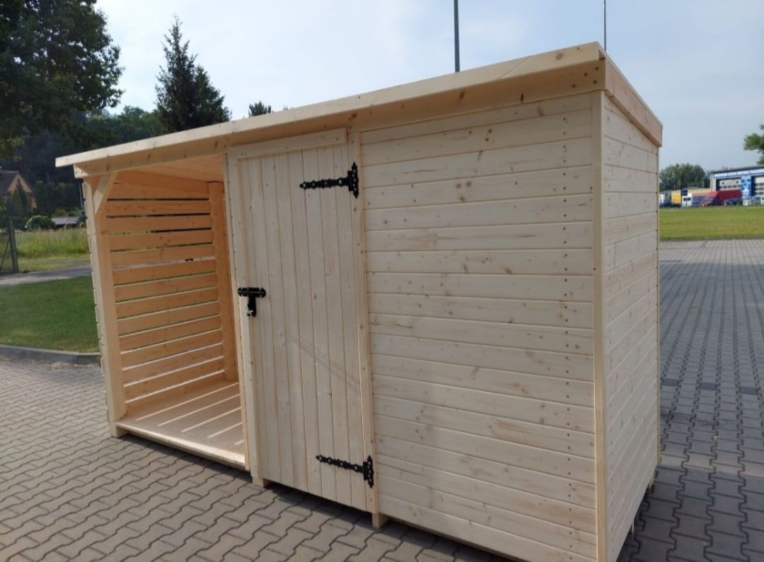 Dřevník s domkem na nářadí (nářadovnou) - 6