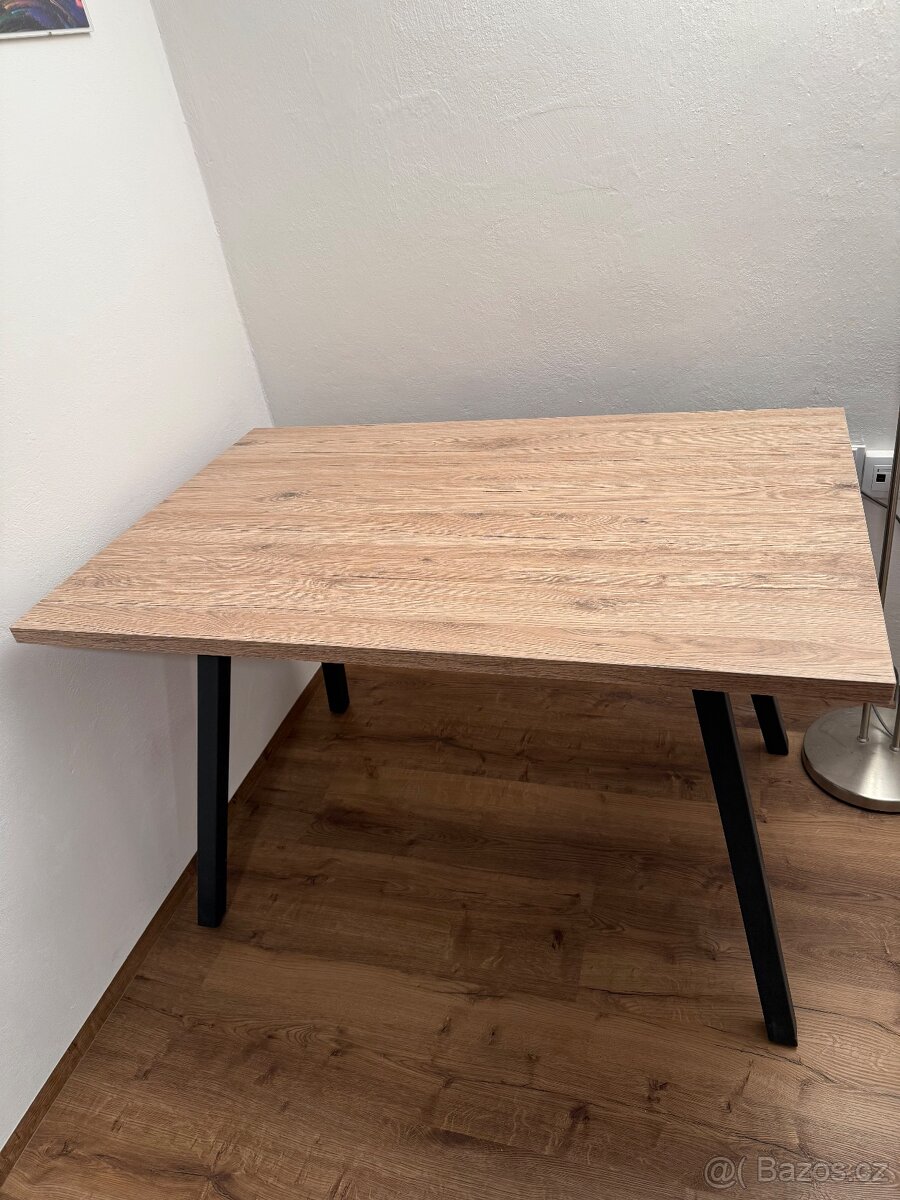 Jídelní stůl - 6