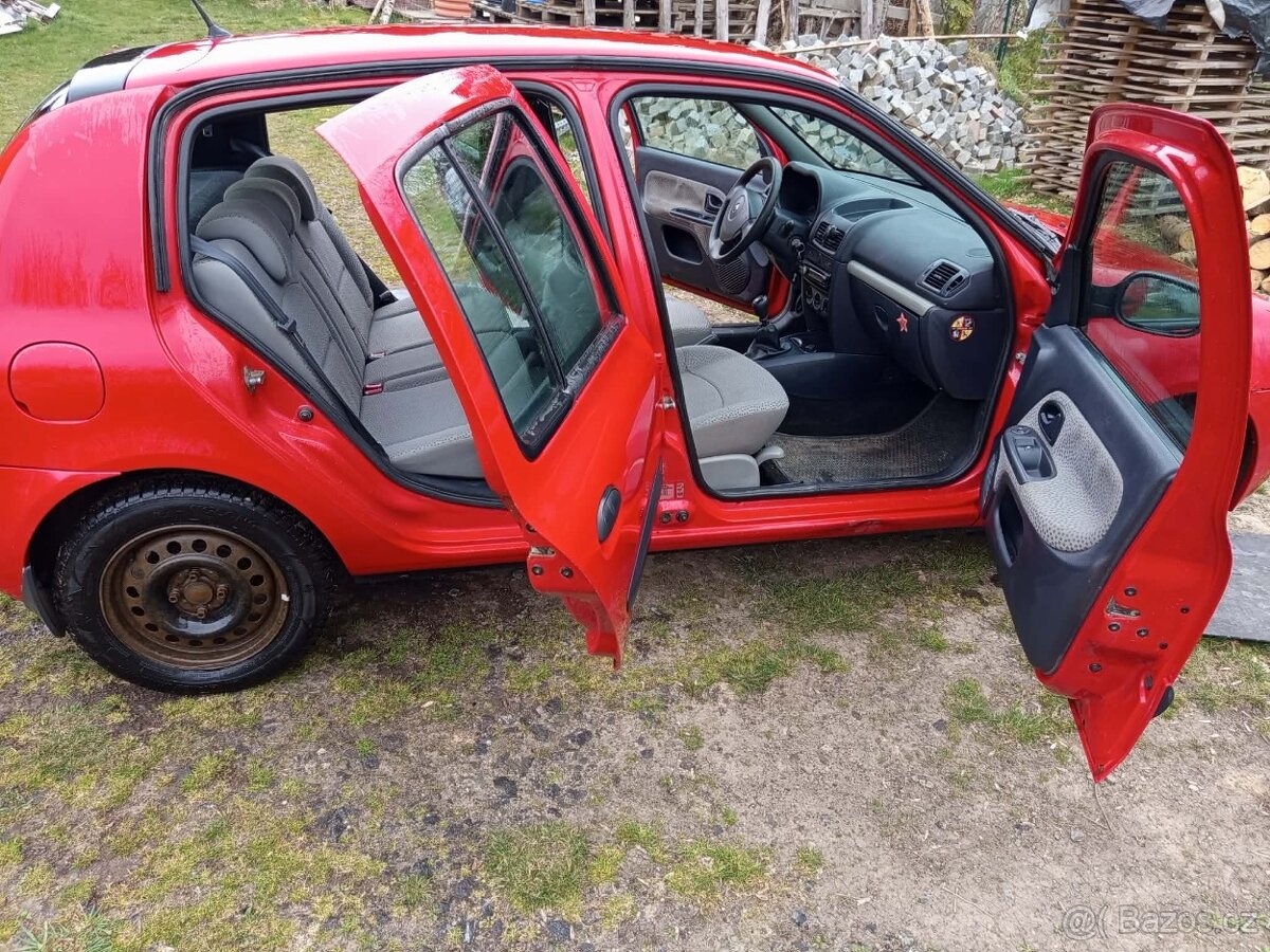 Renault clio - 6