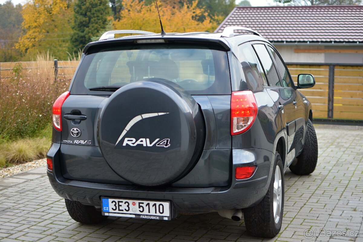 Toyota Rav4 2.2D 100kW, 4x4, SUV, Manual - 6