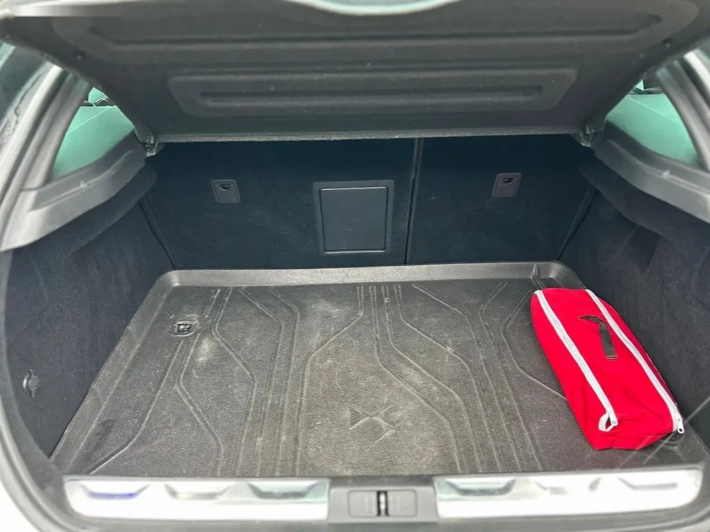 Citroën DS5, 2.0BHDI 180 AT6" SO CHIC"DS60 - 6