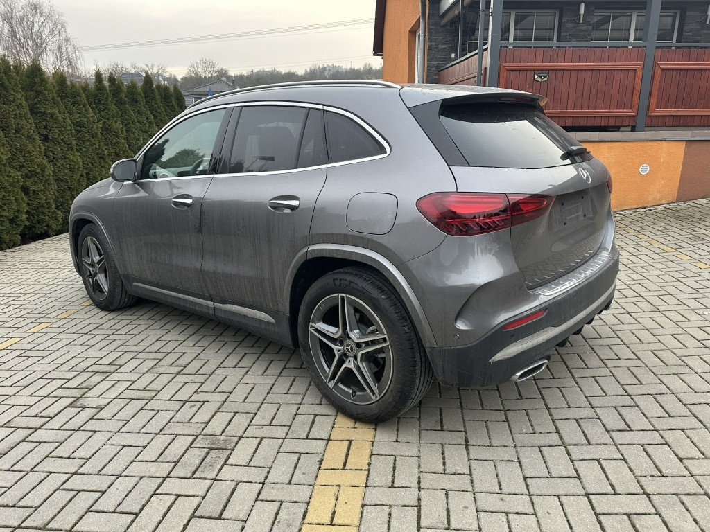 Mercedes-Benz GLA 200 - 6