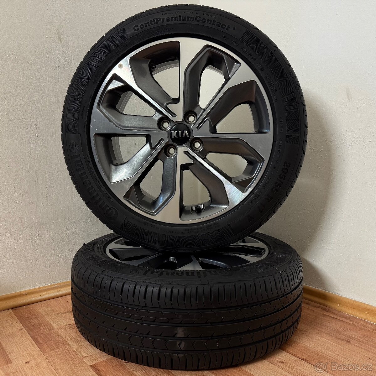 ZÁNOVNÍ KIA STONIC 4x100 R17 ET50+LETNÍ 205/55R17 6mm - 6