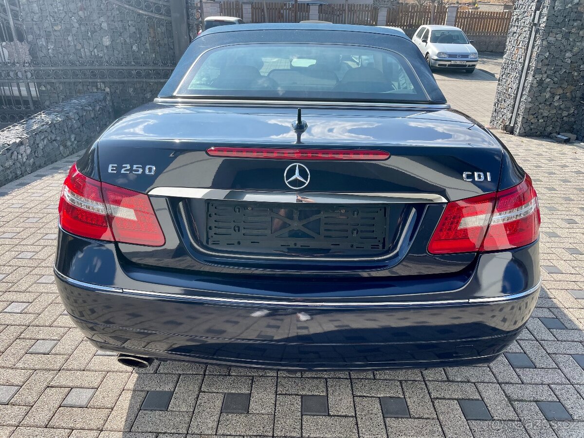 Mercedes-Benz Třídy E250CDI kabrio PODZIMNÍ CENA - 6