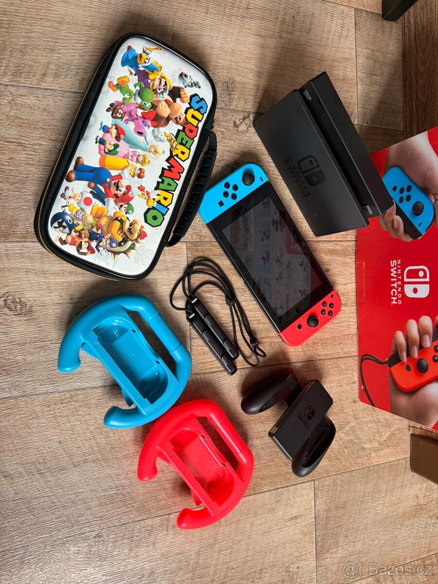 NINTENDO Switch - Neon Red&Blue Joy-Con - 6