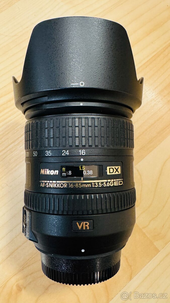 Nikon s objektivy a příslušenstvím - 6