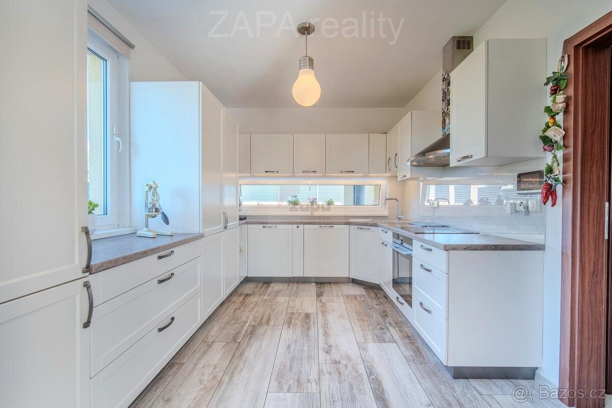 Prodej samostatného RD 5+kk+garáž celkem 218 m2 pozemek 620 - 6