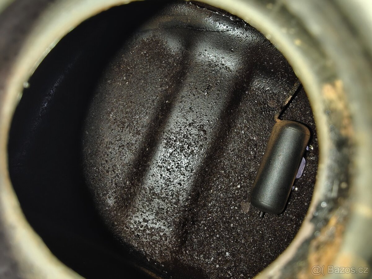 Suzuki Bandit GSF 1200 1996 - 2000 - nádrž - 6