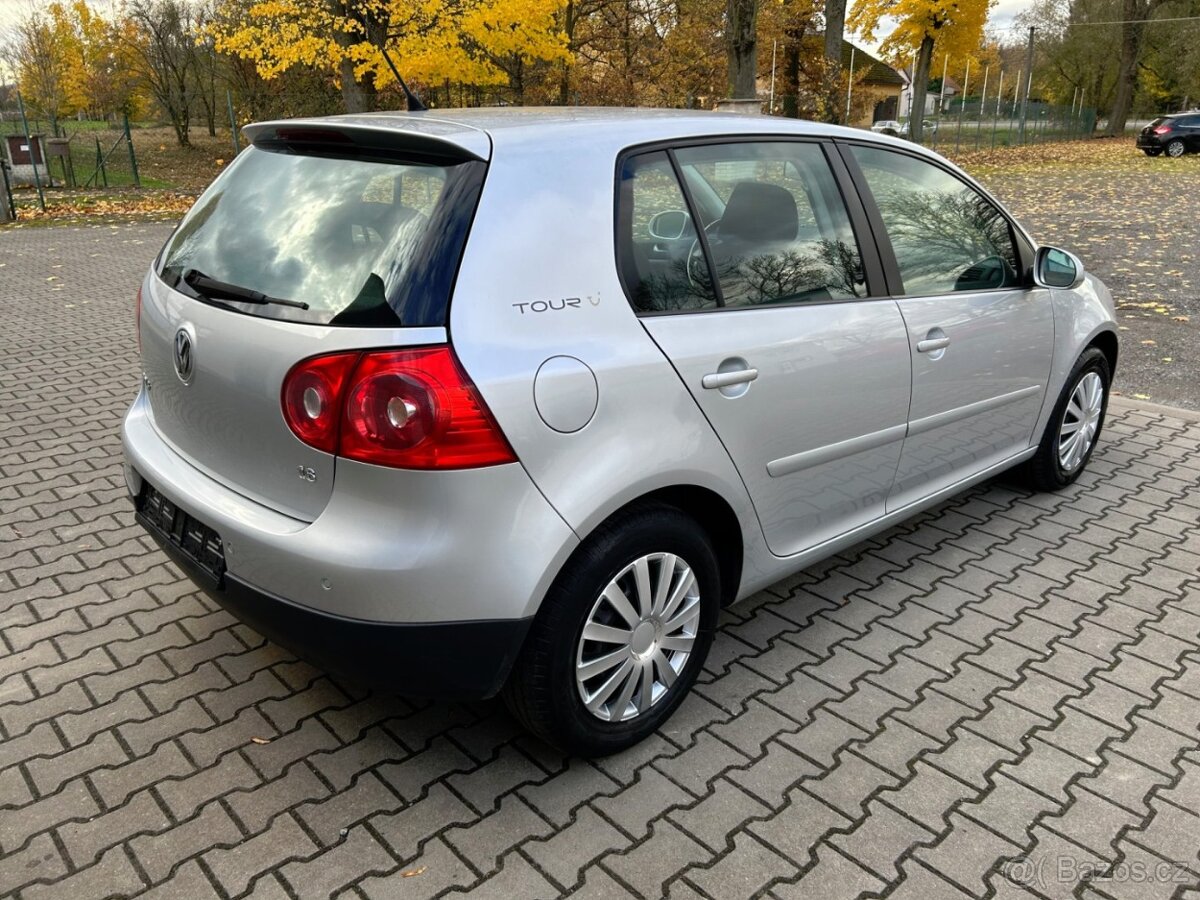 Volkswagen Golf 1.6 MPi - 6