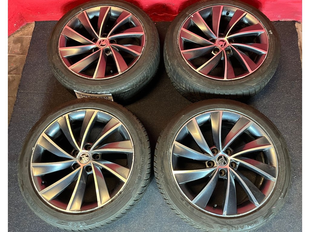 ALU disky 5x112 R18 6Jx18H2 ET 44 se zimními pneu 235/45 R18 - 6