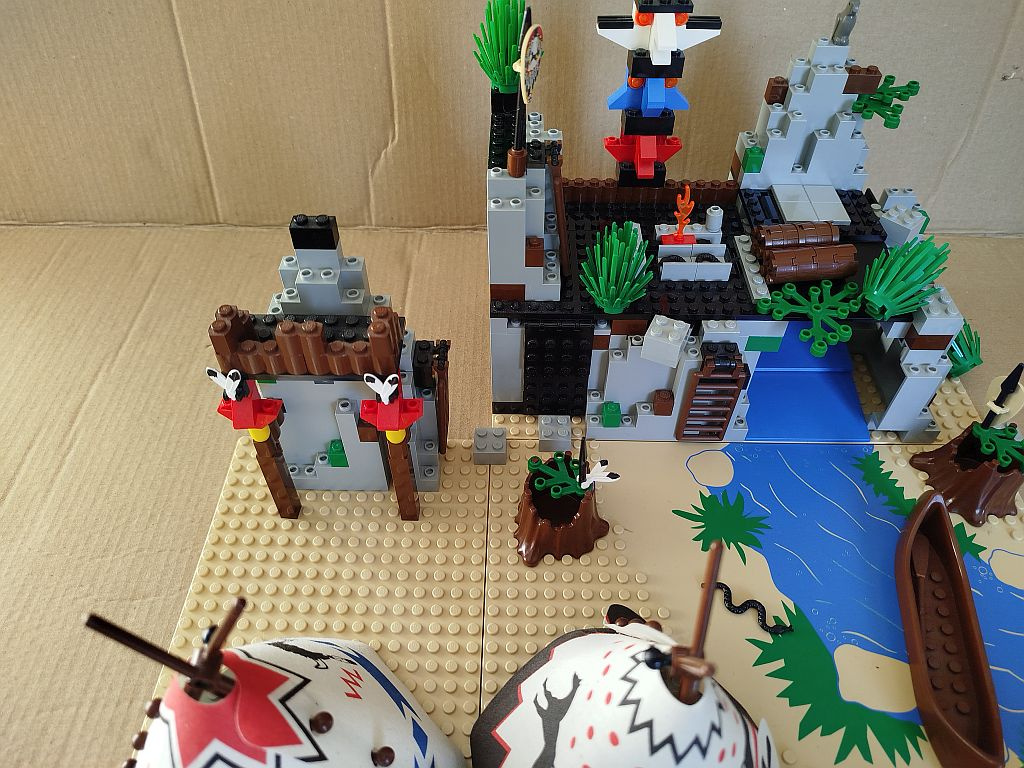 Lego 6763 Rapid River Village - 6