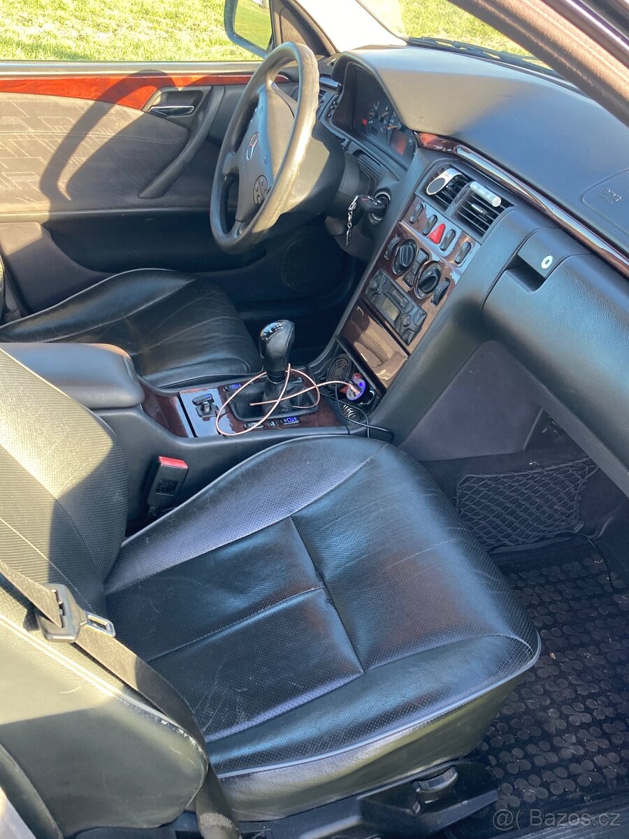 Prodám Mercedes E200cdi - 6