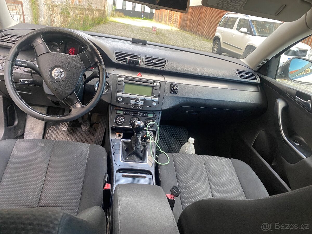 Passat b6 2.0TDI 103kw manuál - 6