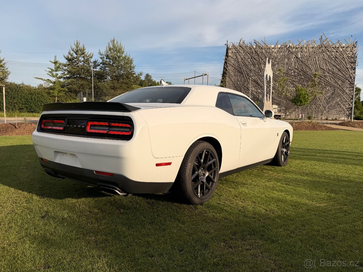 Dodge Challenger Scat Pack R/T 6.4 - 6