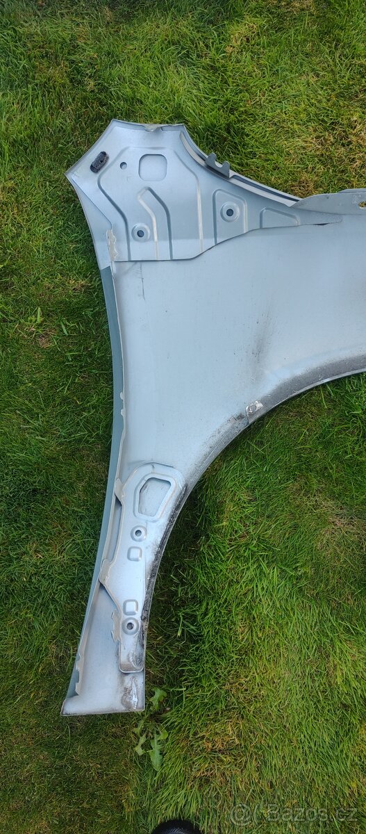 Kia Ceed 3 III CD Toyota Corolla XII E21 - predni blatnik - 6