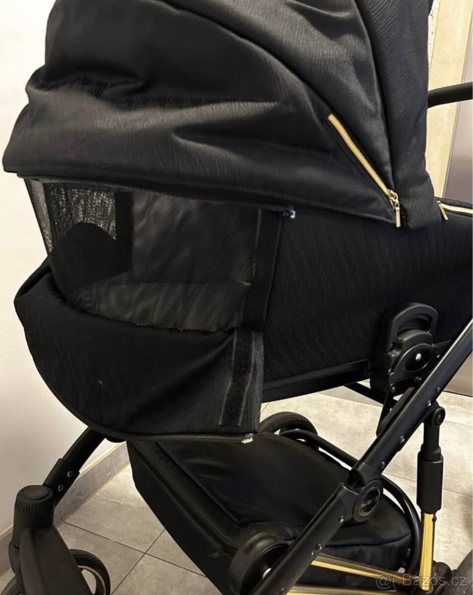 Černo-zlatý kočárek 2v1 Sojan - 6
