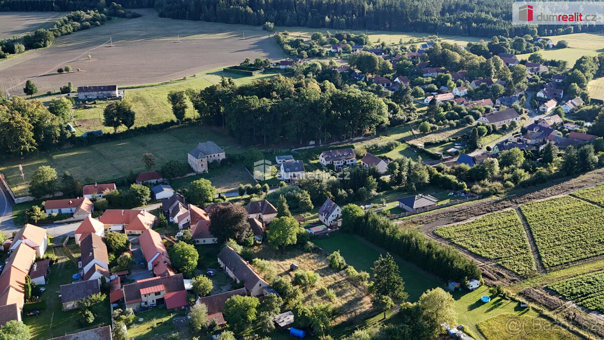 exkluzivní prodej samostatné části dvojdomu, maštale a velké - 6