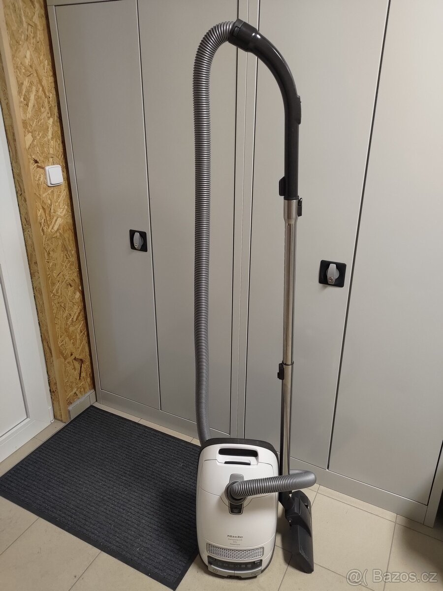 Vysavač MIELE Complete C3 - 6