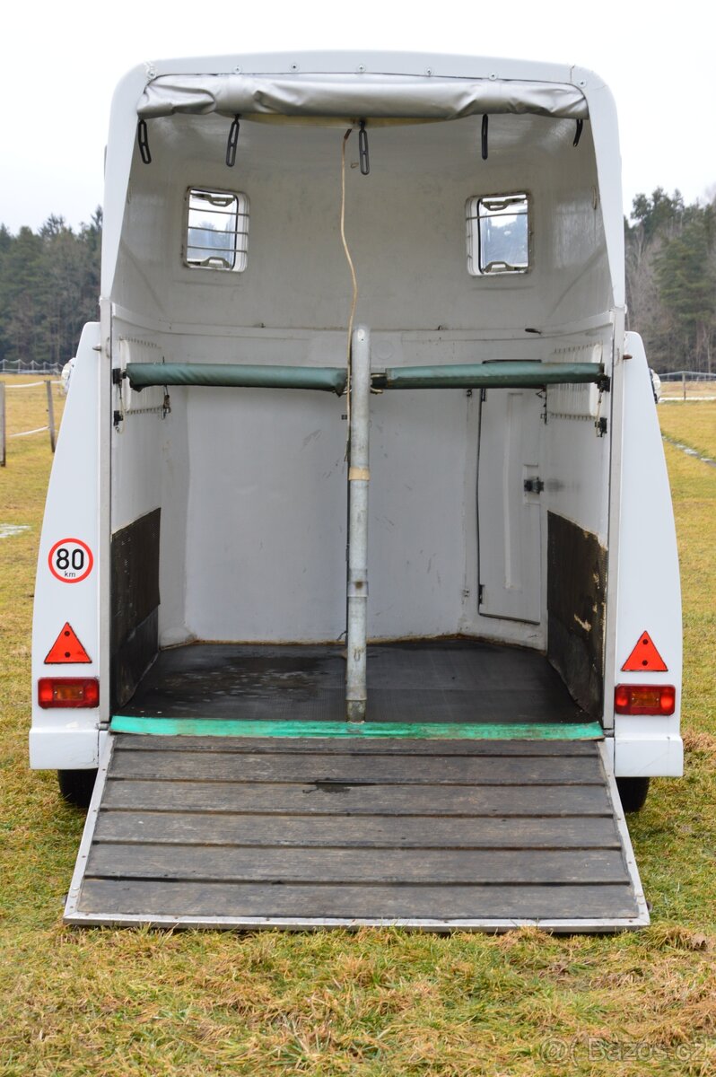 Přívěs pro přepravu koní Paragan - 6