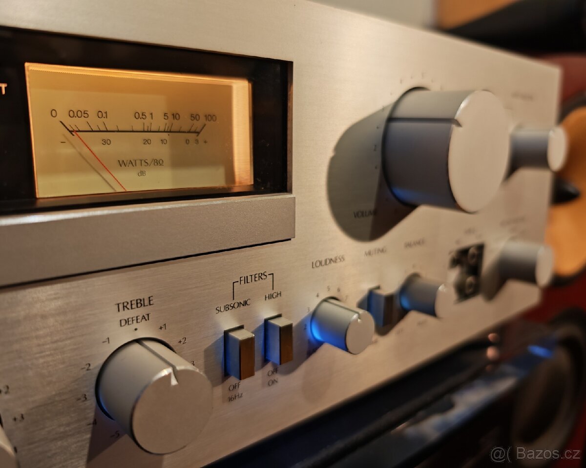 Zesilovač SANSUI - 6