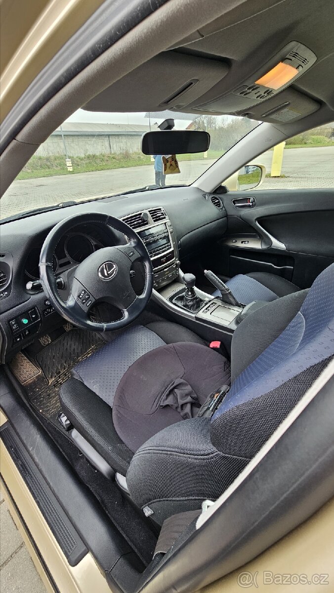 Lexus is220d 130kw - 6